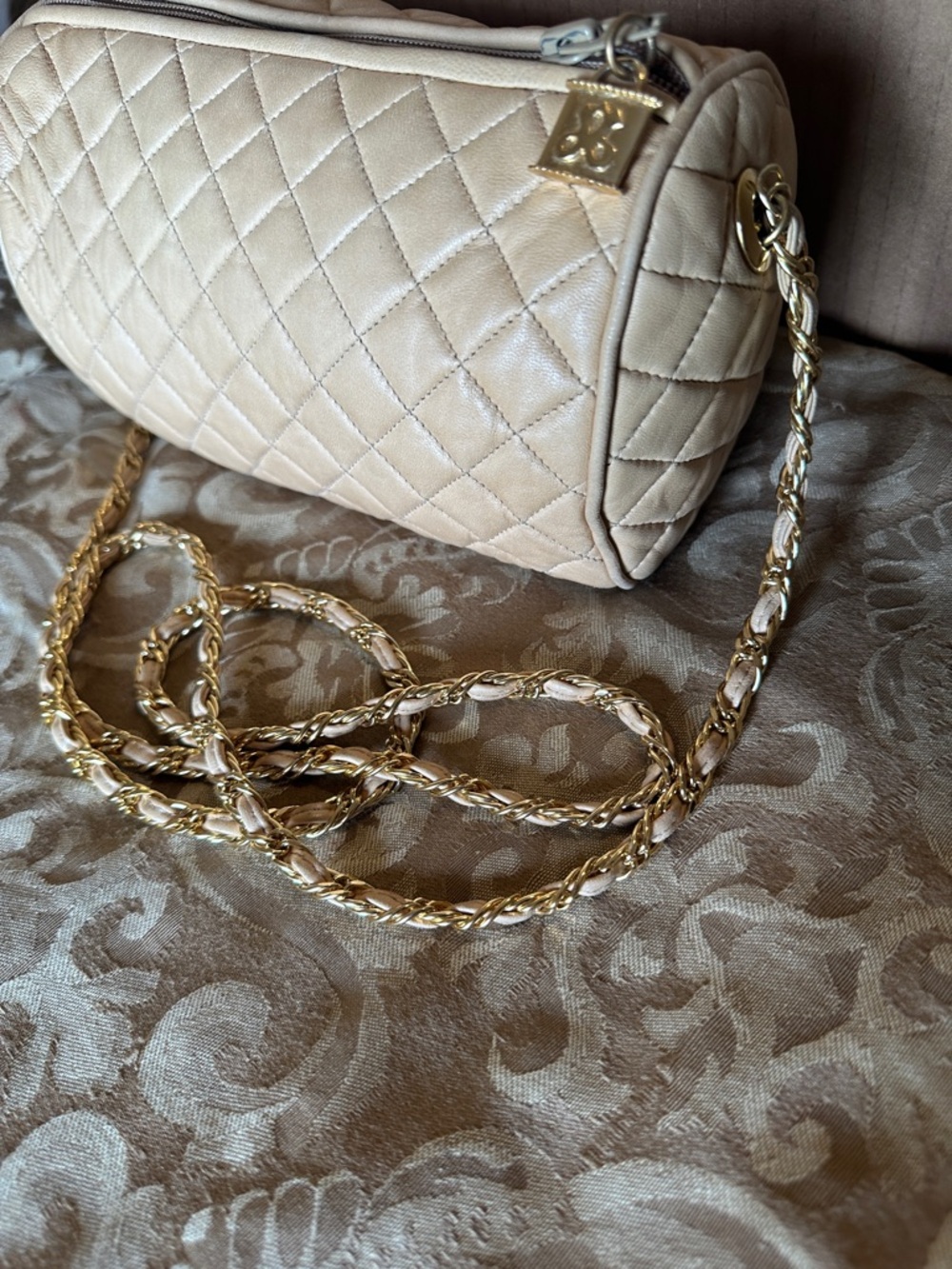 Quilted Cream Crossbody Bag with Gold Chain Strap - Picture 6 of 6